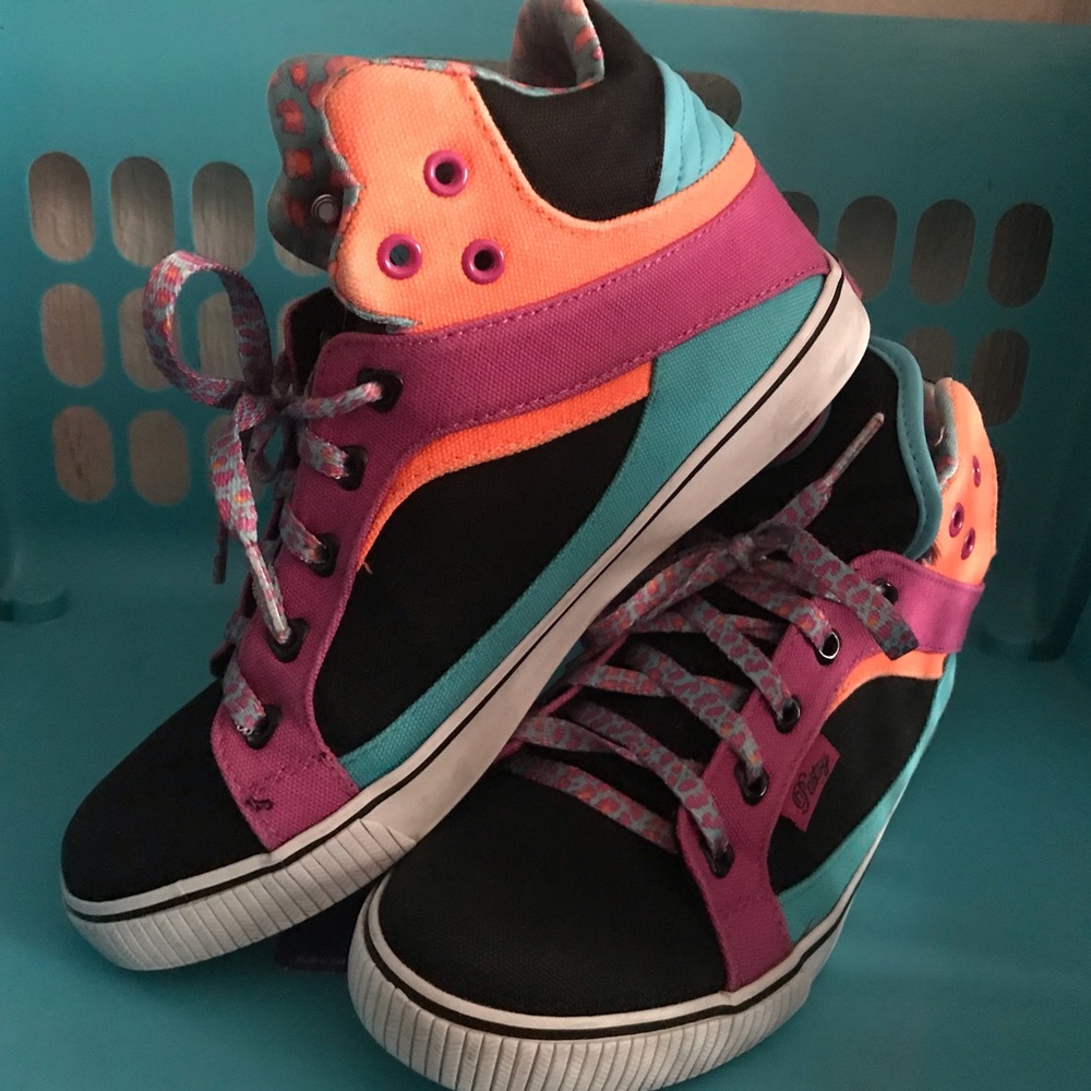 Pastry woman’s canvas Hightop sneakers Size 7.5